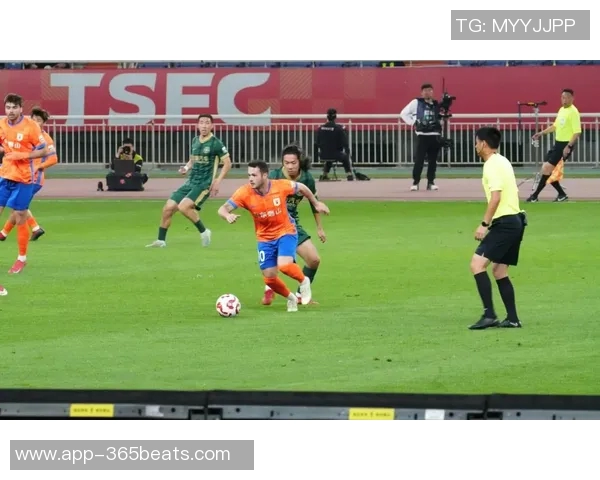 中超联赛第28轮山东泰山迎战上海海港争夺关键积分之战